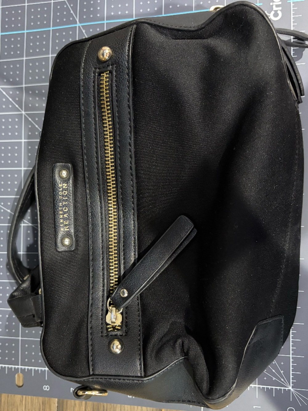 Kenneth Cole Reaction Crossbody